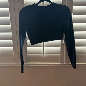 Long sleeve crop sport top